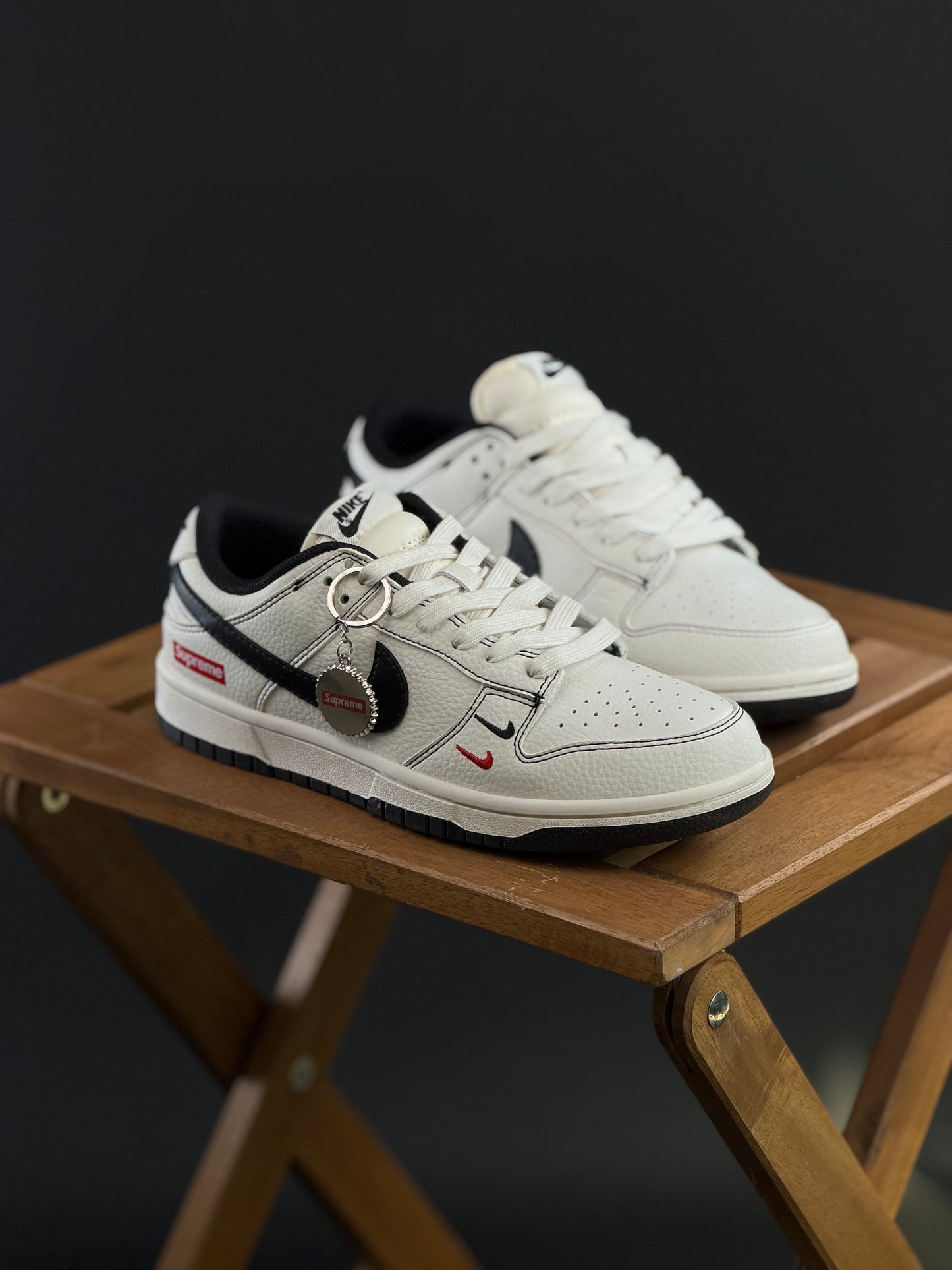 Nike Sb Dunk Low Supreme Double Swoosh