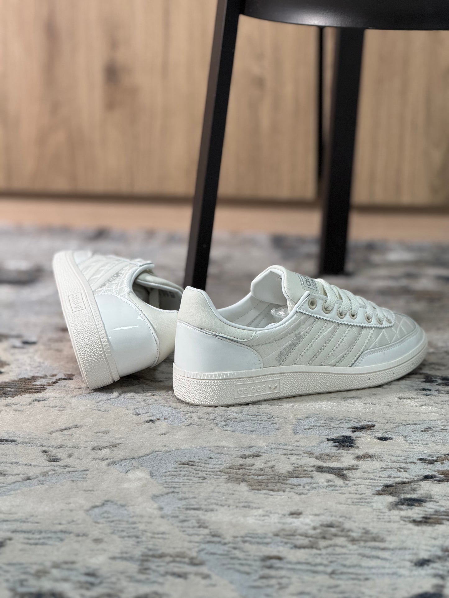 Adidas Handball Spezial
Cloud White Silver Metallic