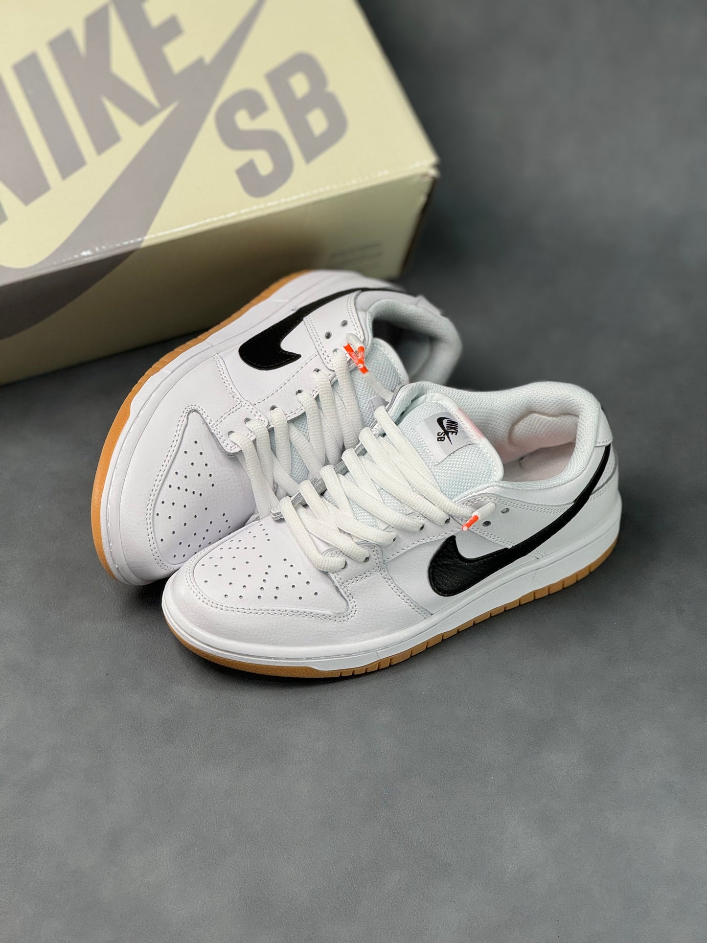 Nike Sb Dunk Low White Gum