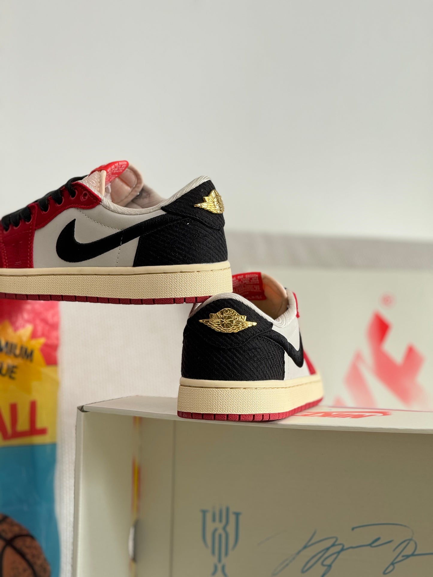 Air Jordan 1 Low OG Trophy Room Rookie Card Away
