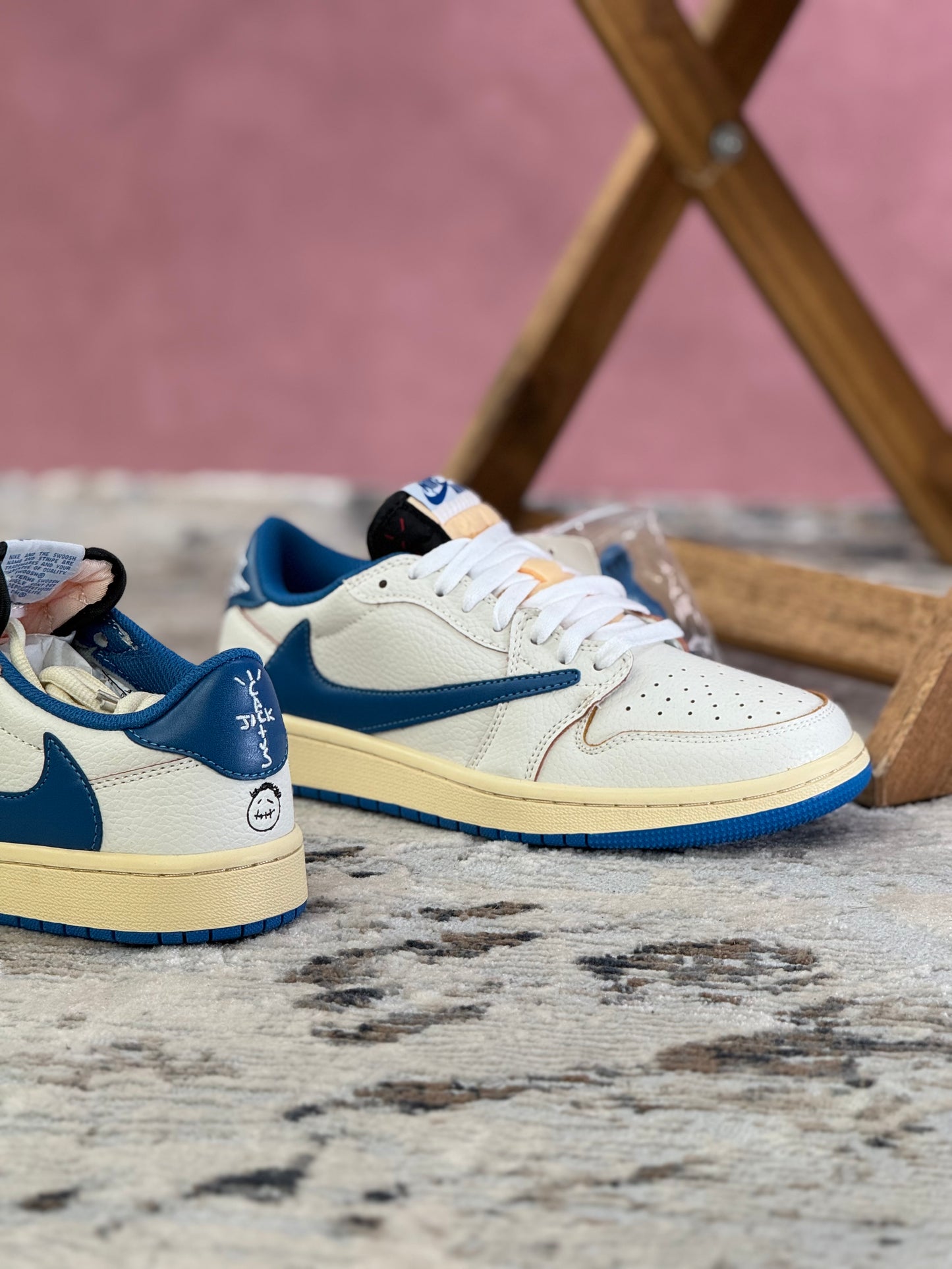 Air Jordan 1 Low Travis