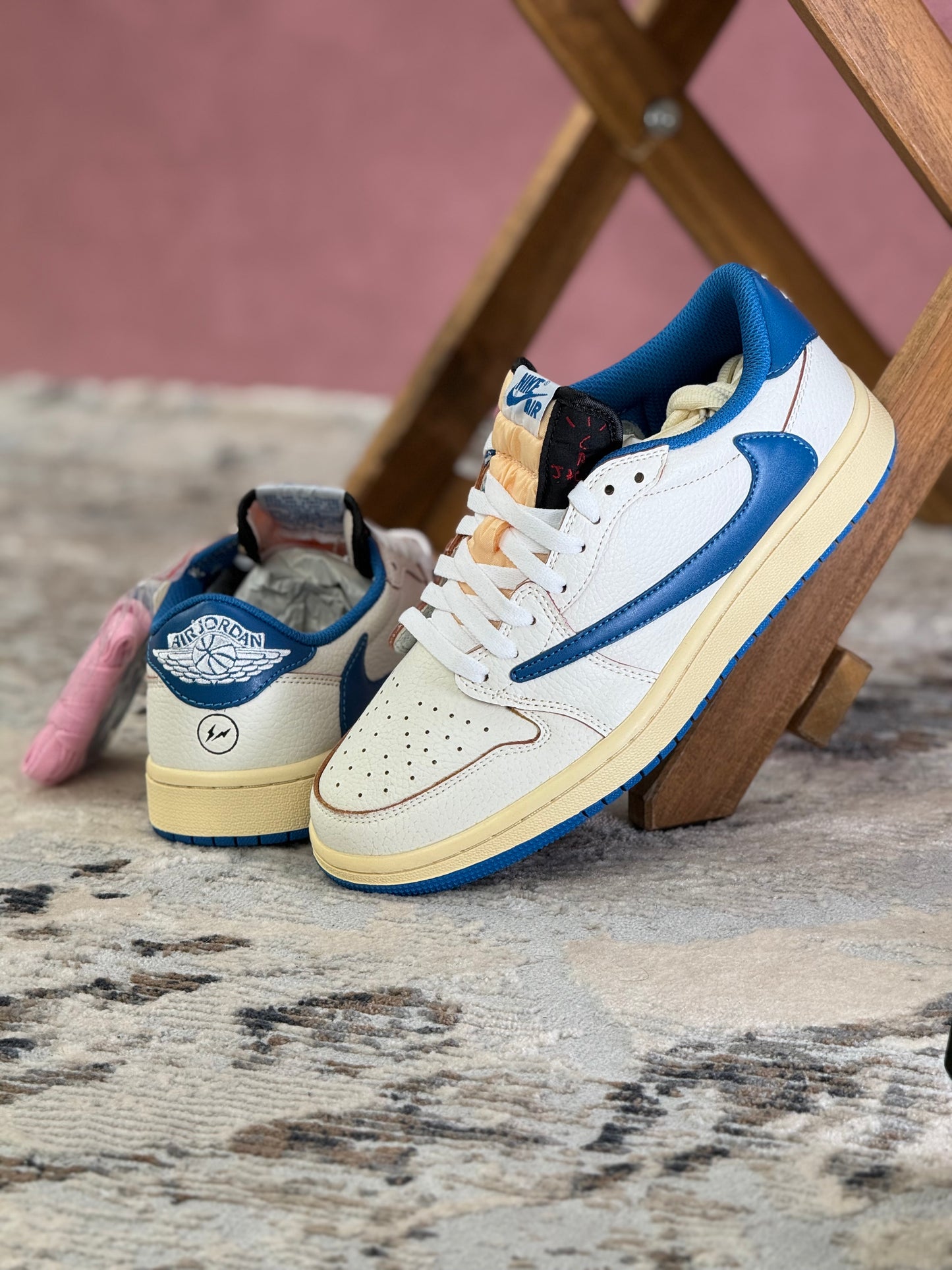 Air Jordan 1 Low Travis