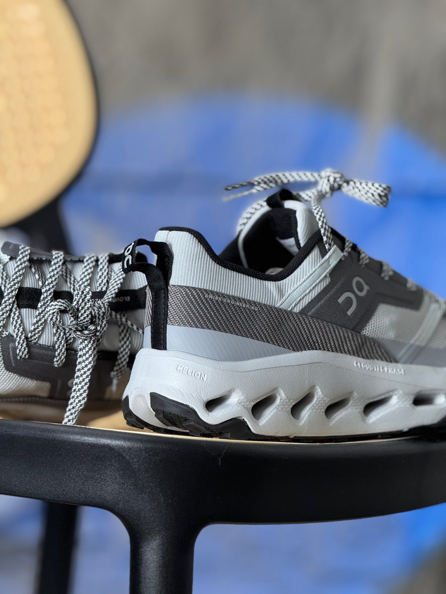 On Cloudhorizon W Grey