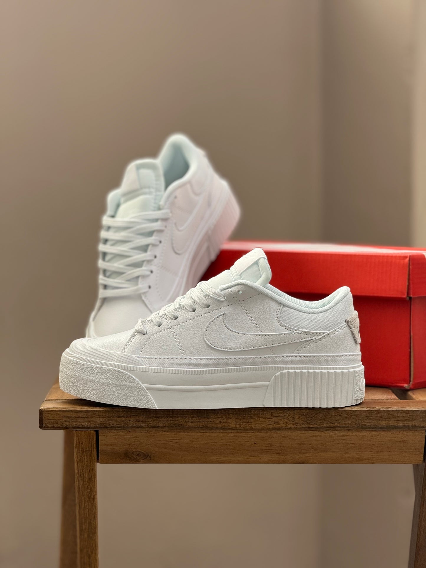 Nike Court Legacy