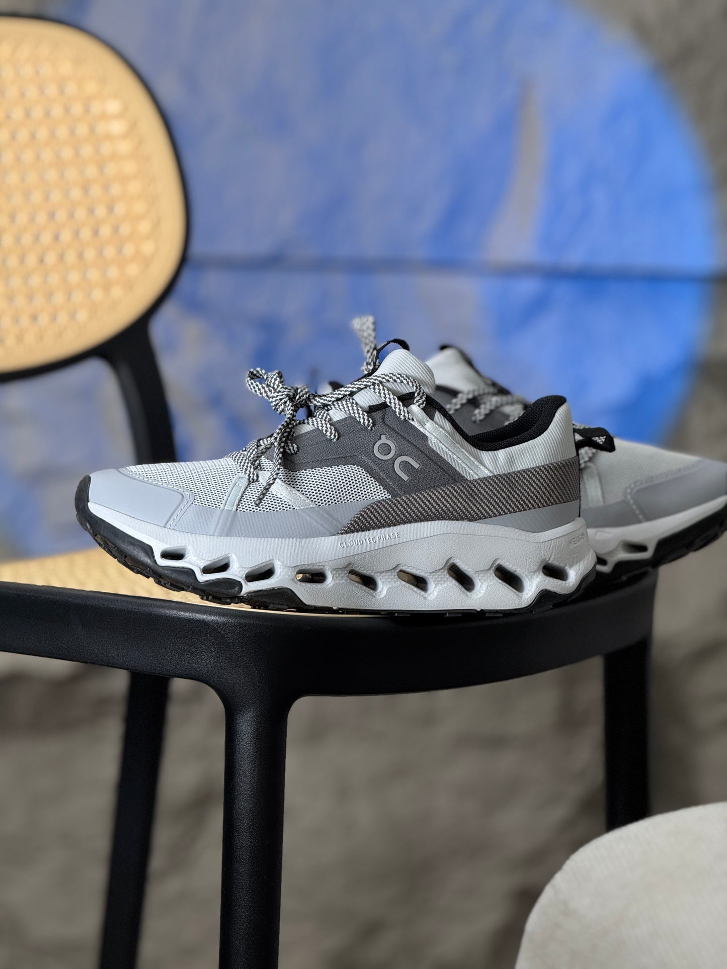 On Cloudhorizon W Grey