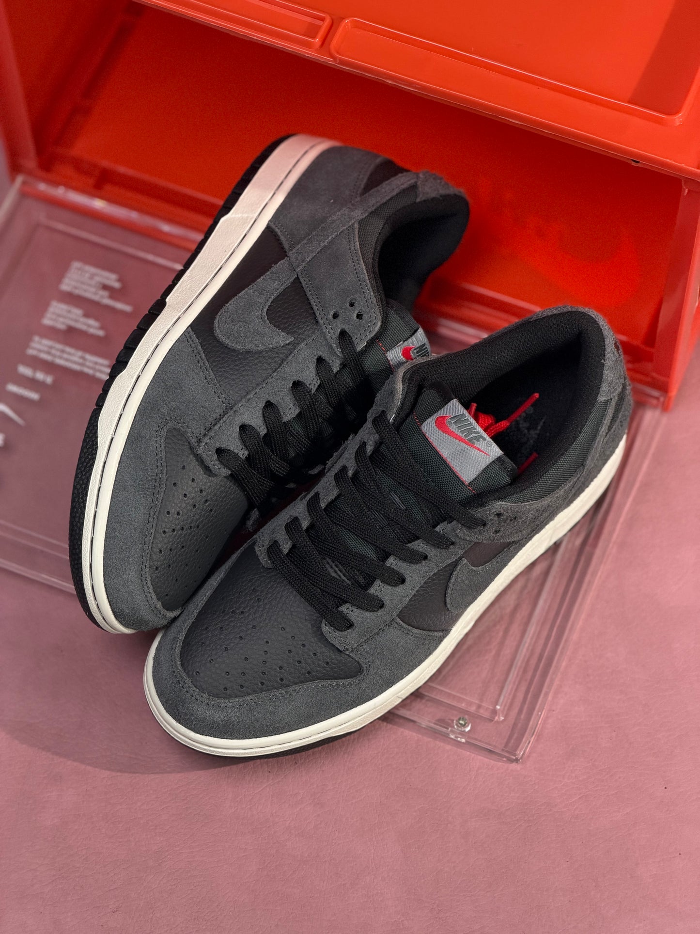 Nike Dunk Low Premium
Black Off Noir