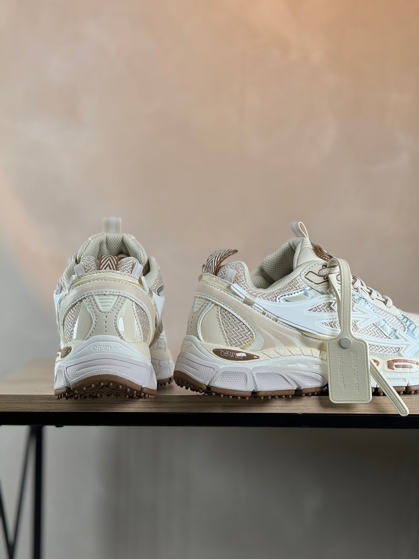 Off White Be Right Back