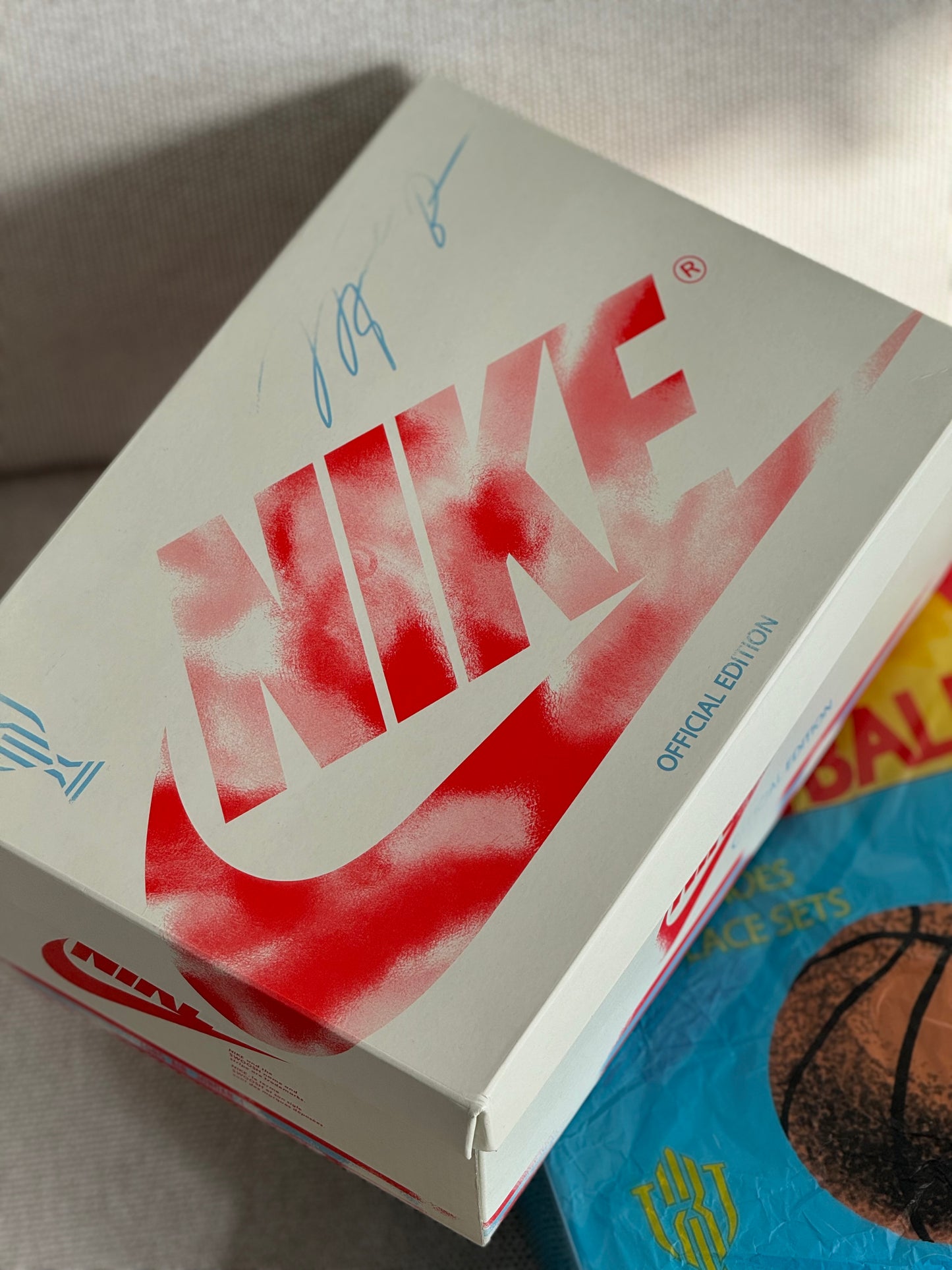 Air Jordan 1 Low OG Trophy Room Rookie Card Away