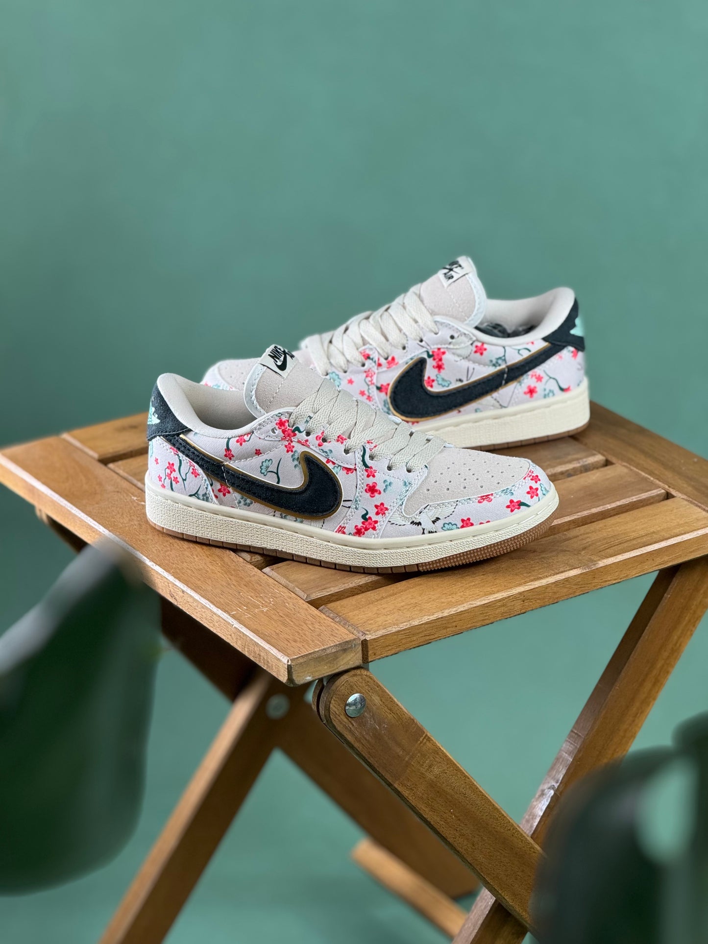 Air Jordan 1 Flowers