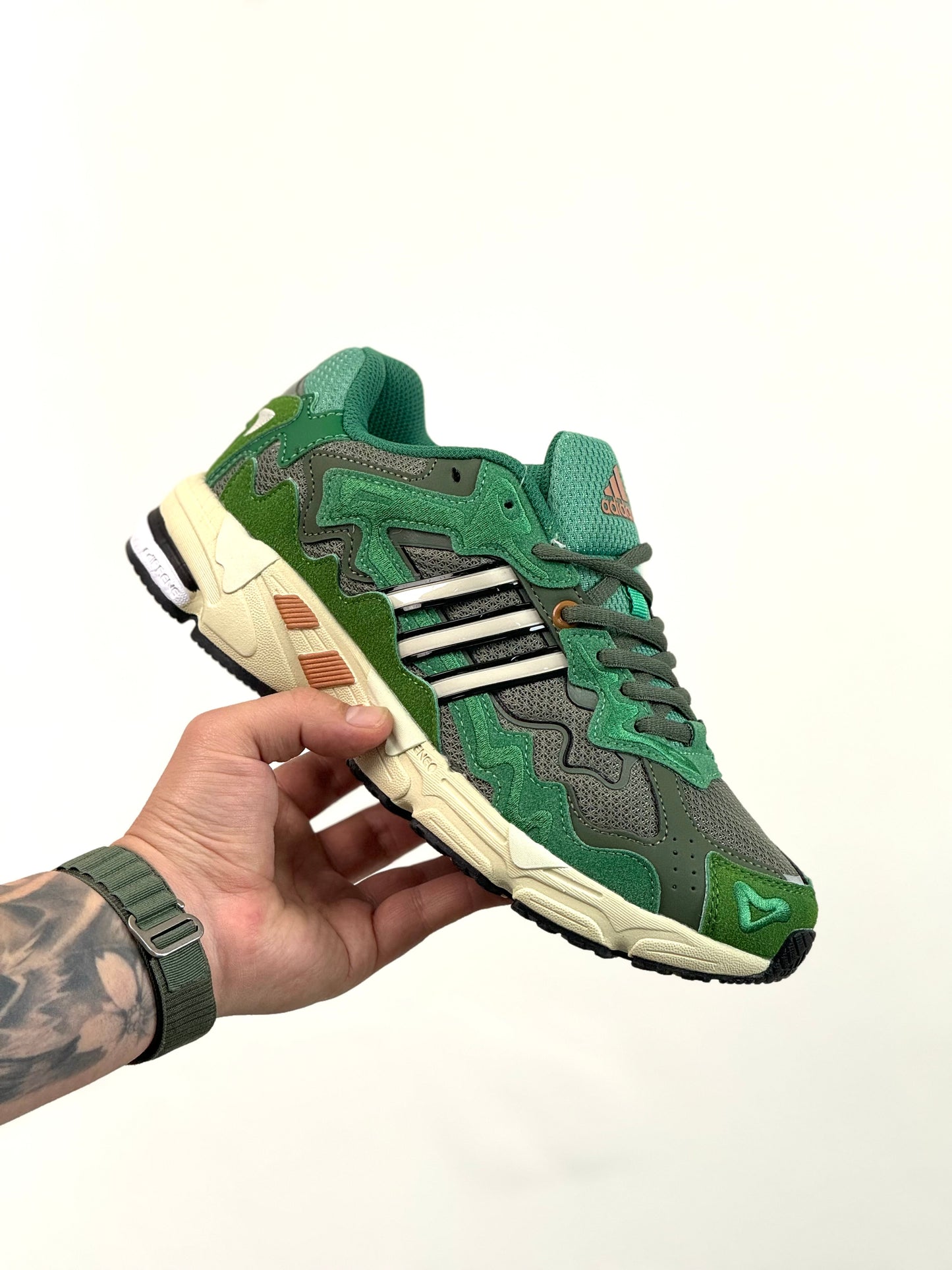 Adidas Response Cl Boston Day x Bad Bunny