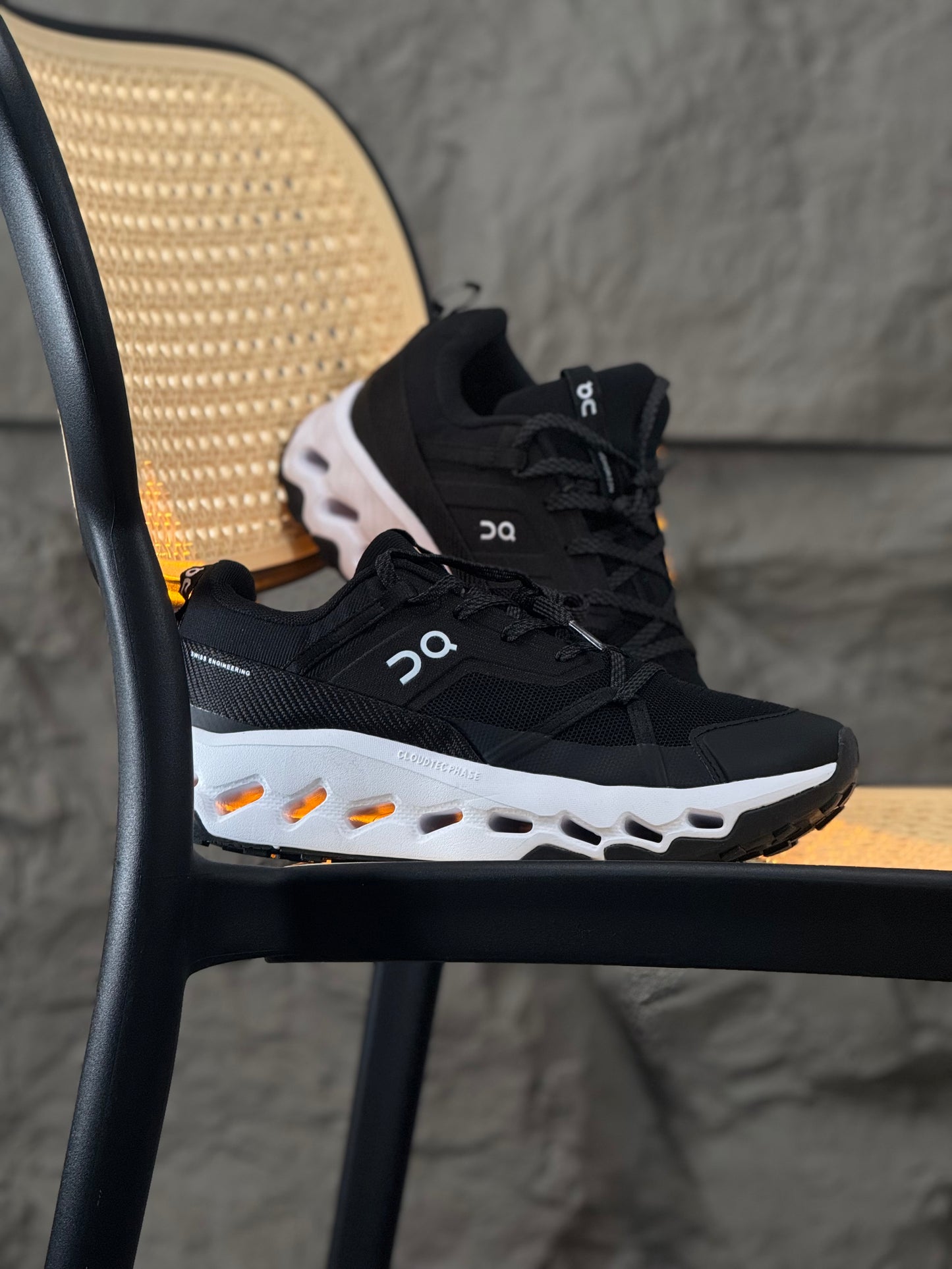 On Cloudhorizon W Black