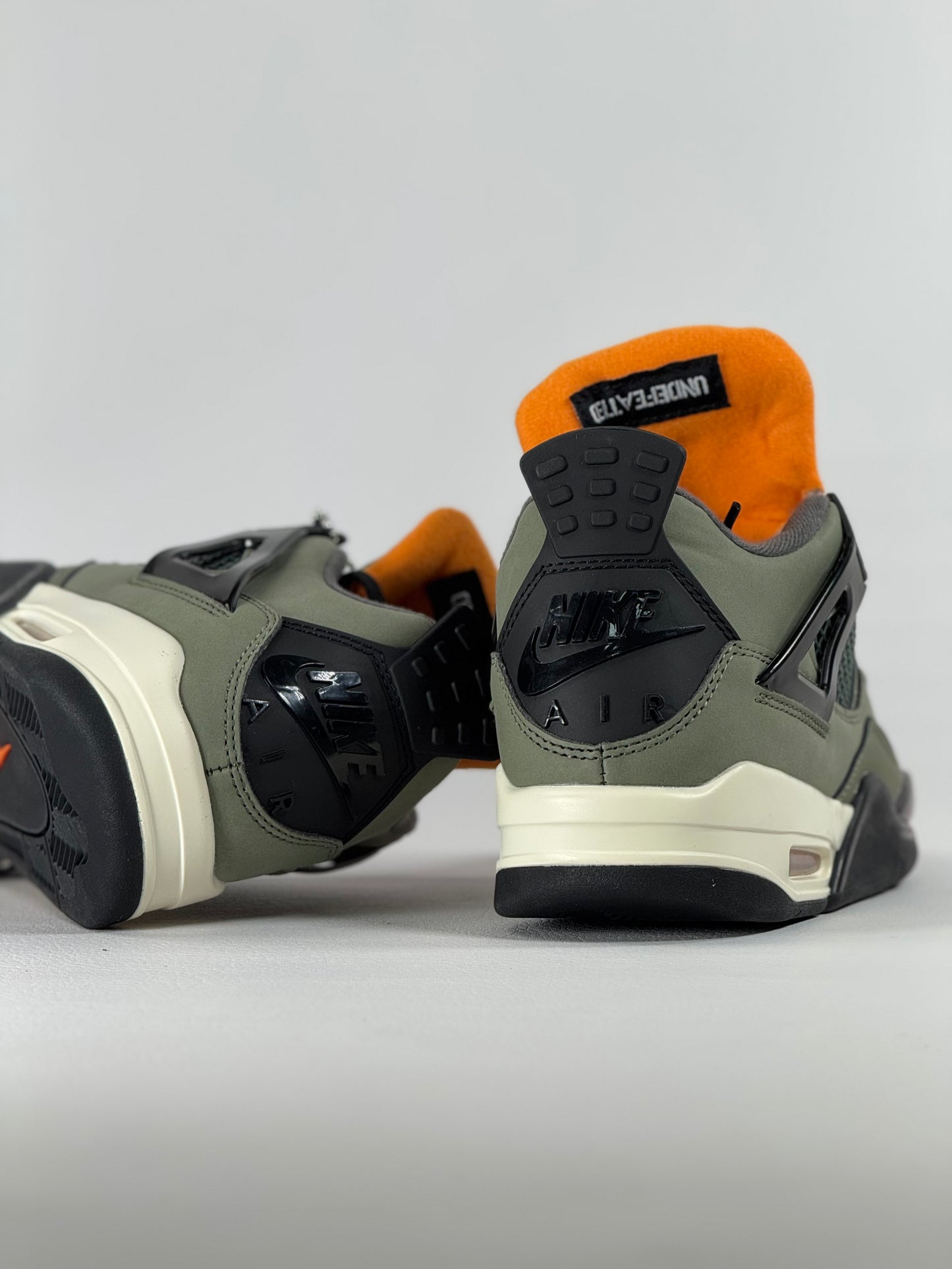 Air Jordan 4 x Undefeated
