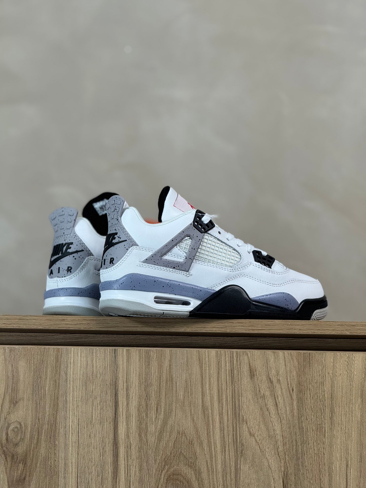 Air Jordan 4 Oreo GREY