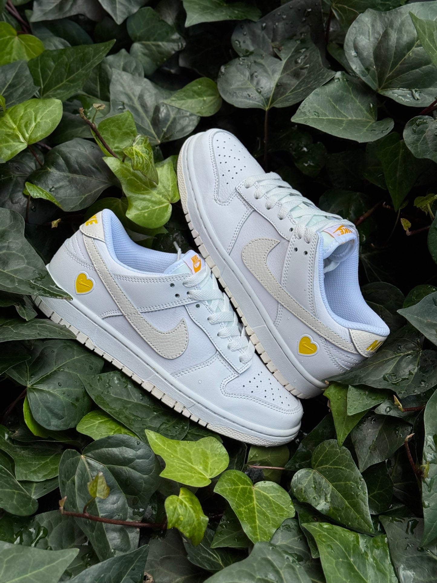 Nike Dunk Low Yellow Heart