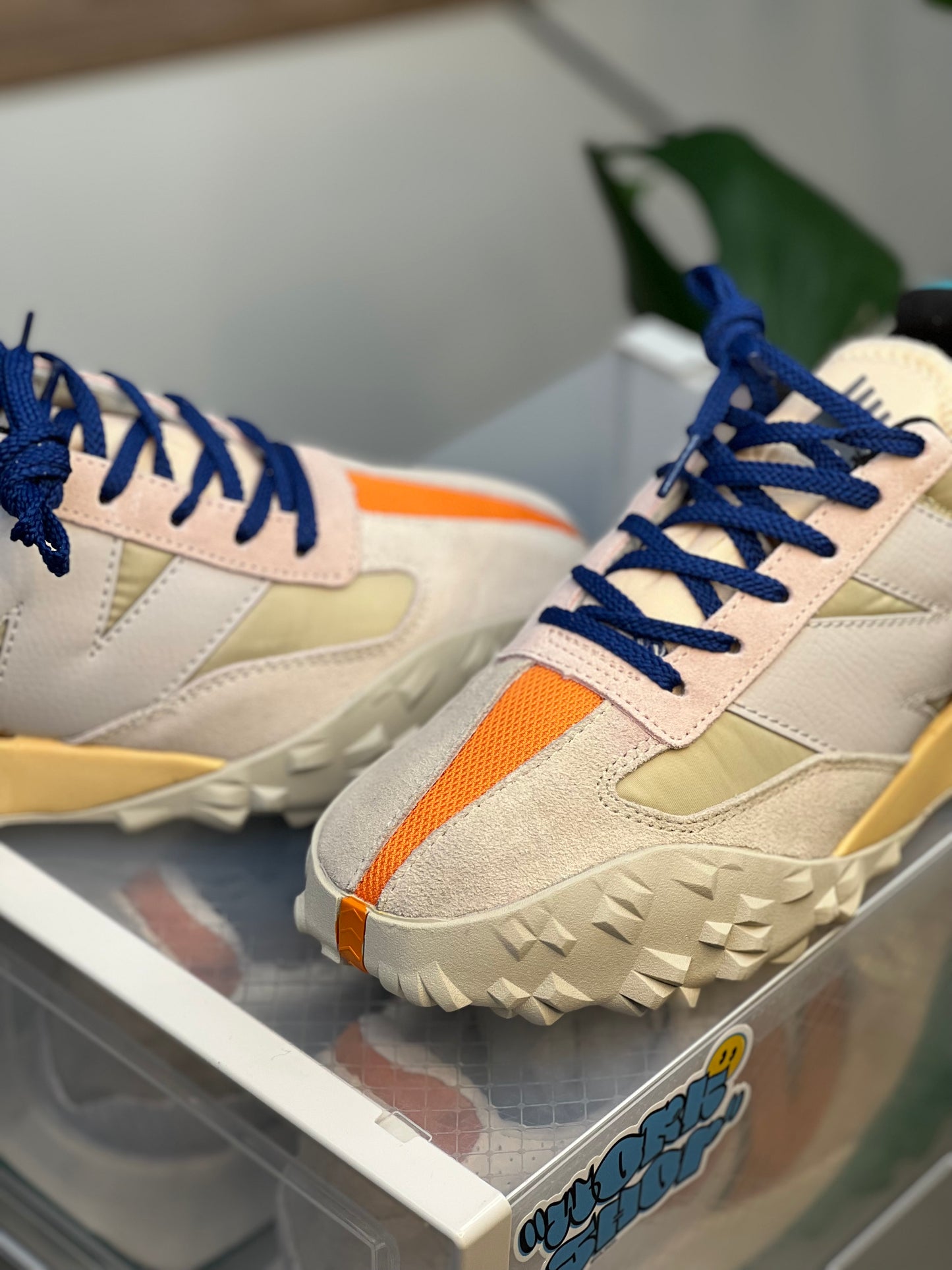 New Balance 327 Casa Blanca