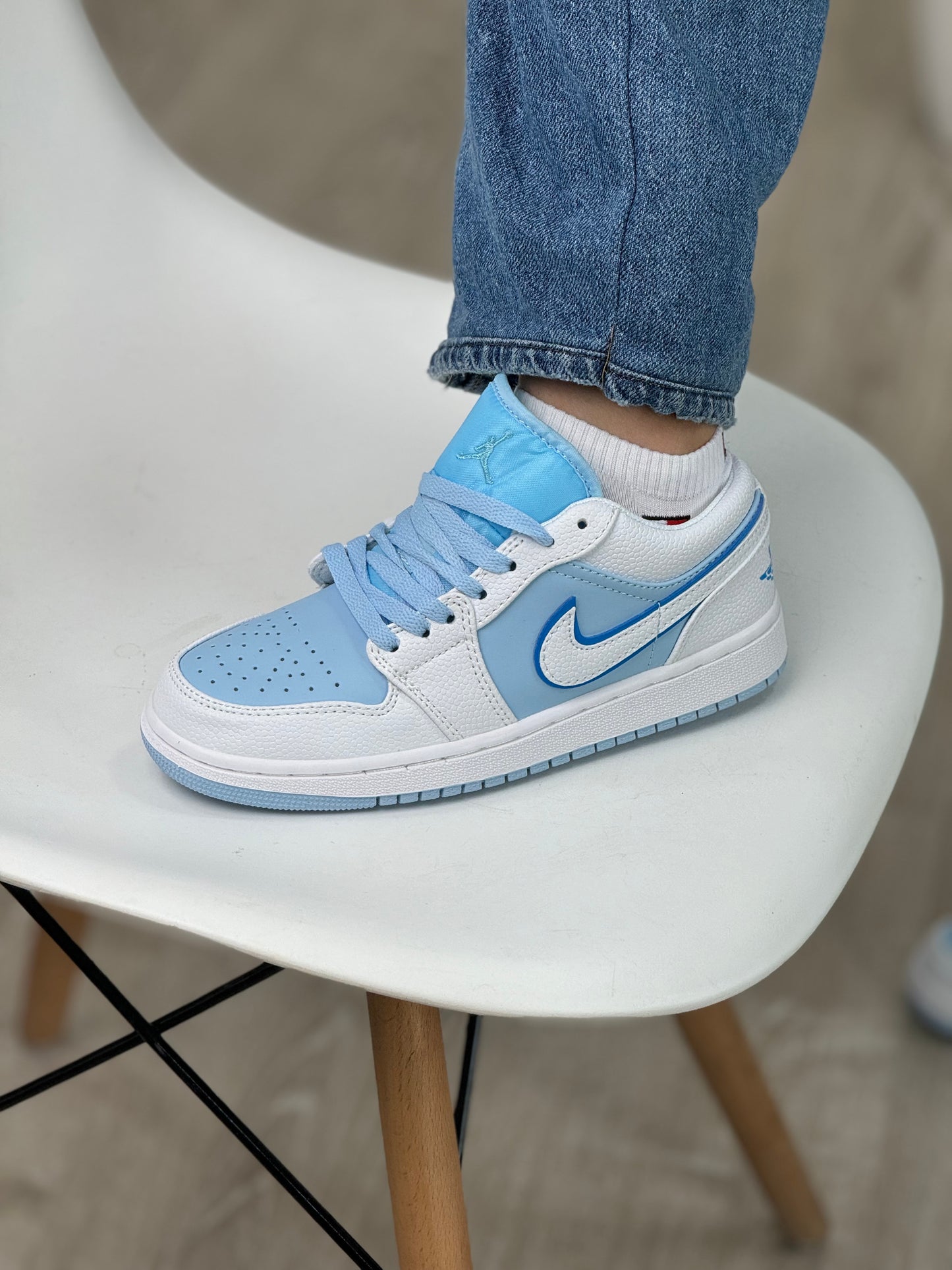 Jordan 1 Low SE Reverse Ice Blue