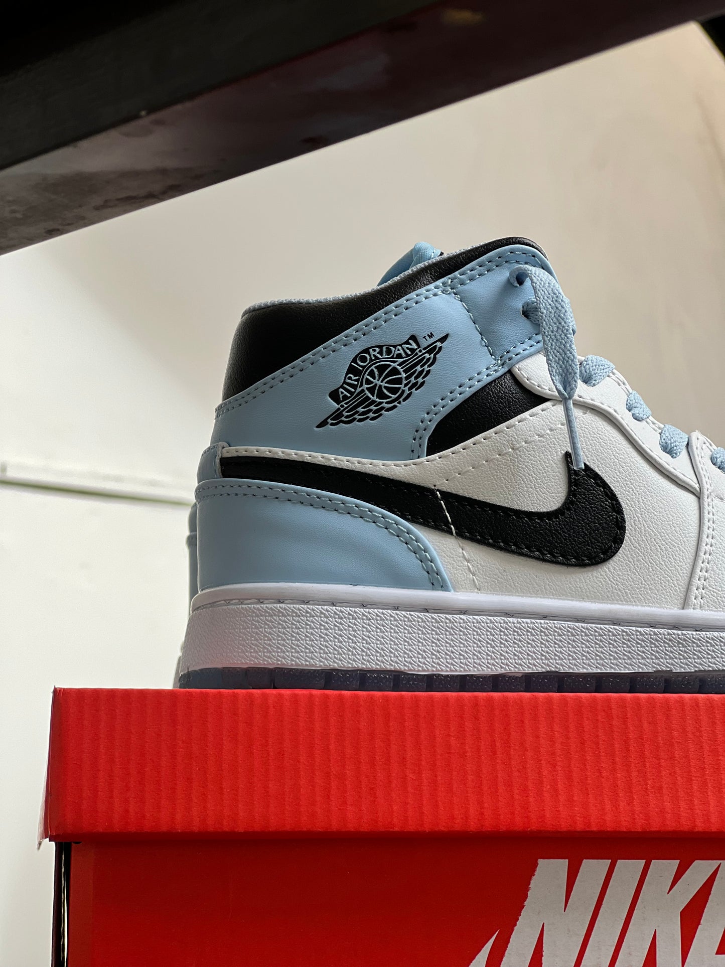 Jordan 1 Mid SE Ice Blue