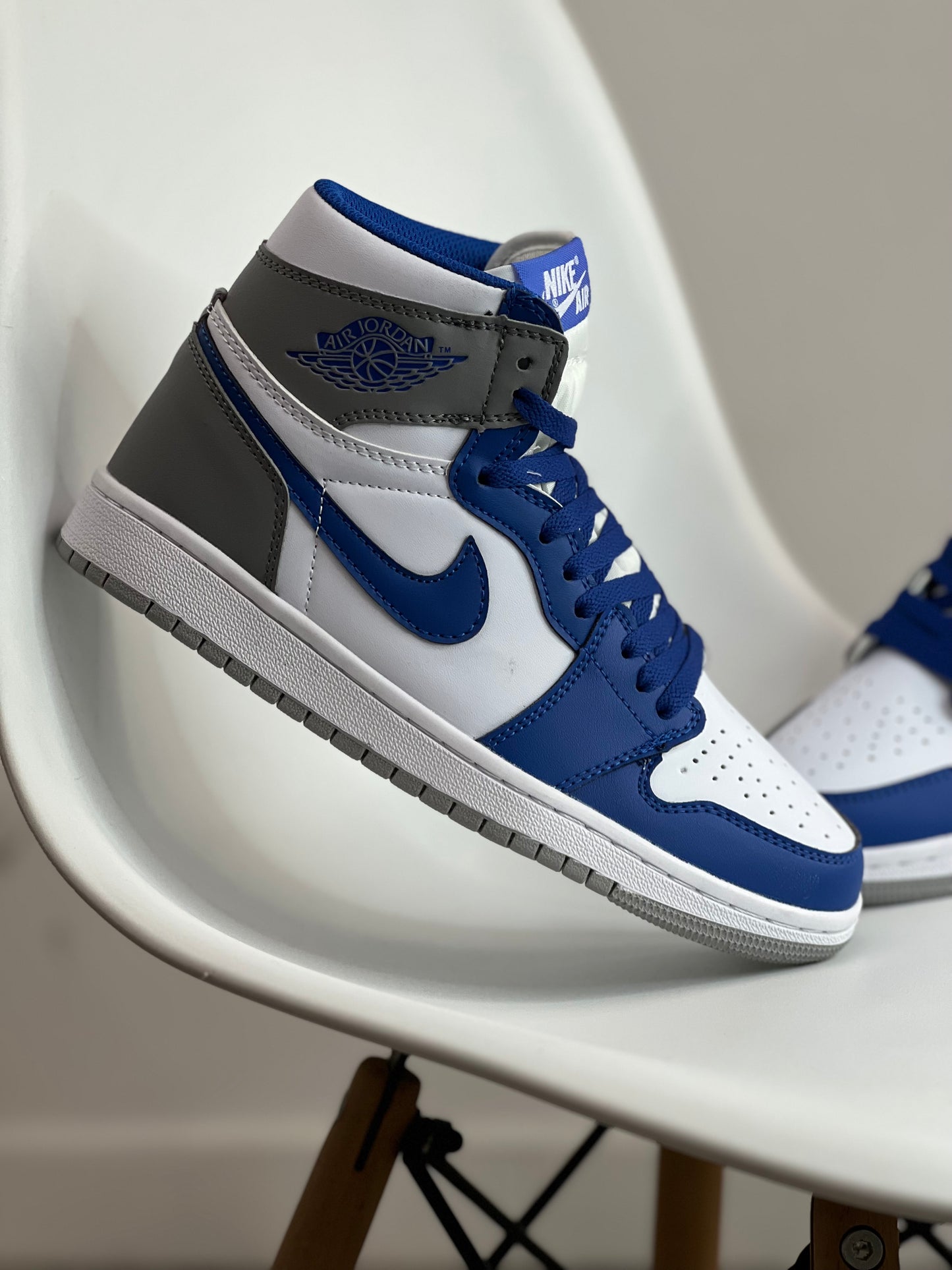 Air Jordan Retro 1 True Blue