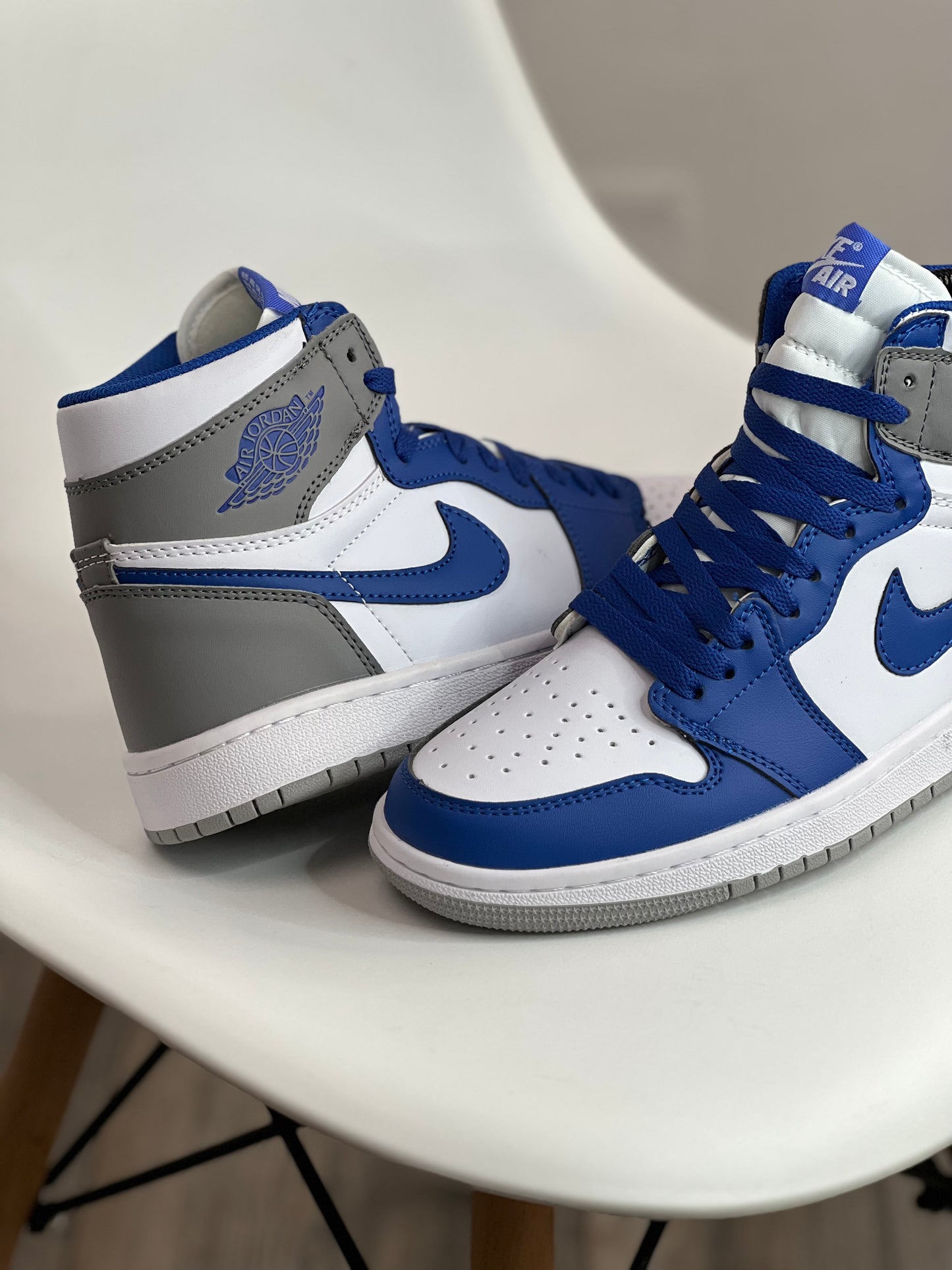 Air Jordan Retro 1 True Blue