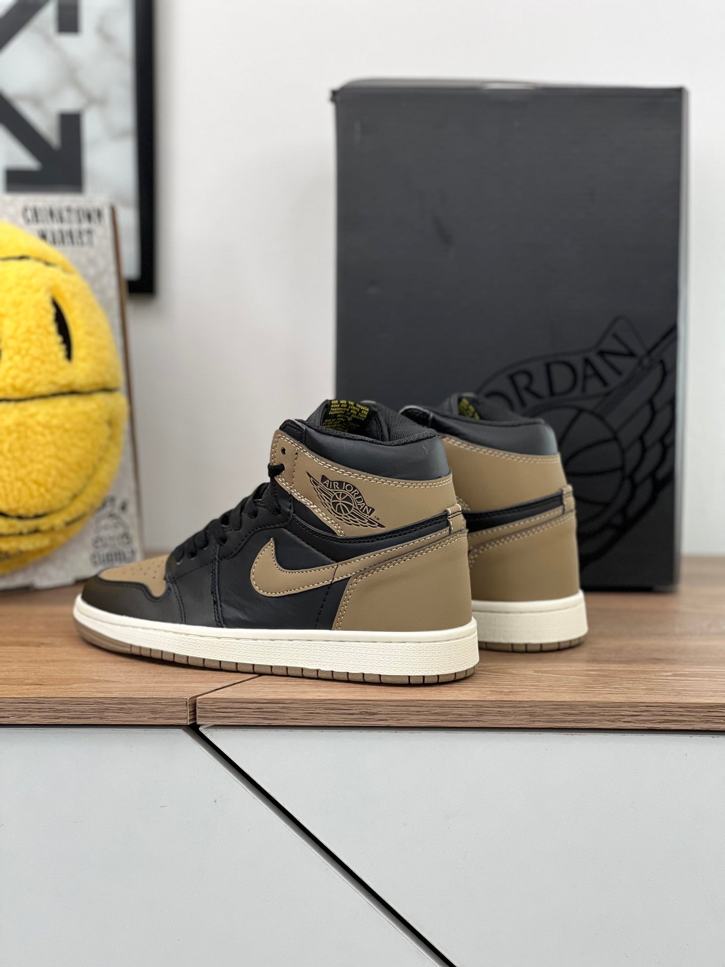 Air Jordan 1 High Palomino