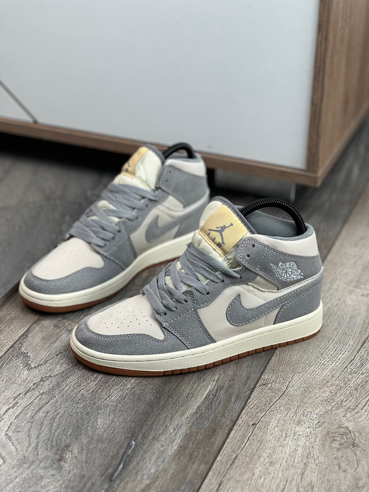 Air Jordan Mid