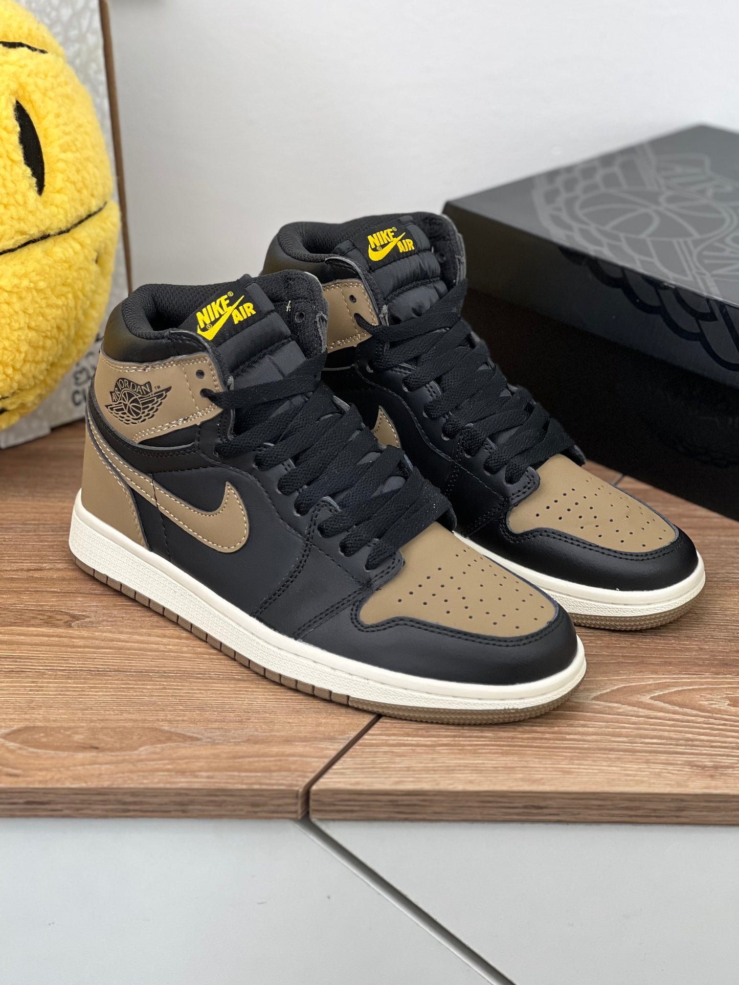 Air Jordan 1 High Palomino