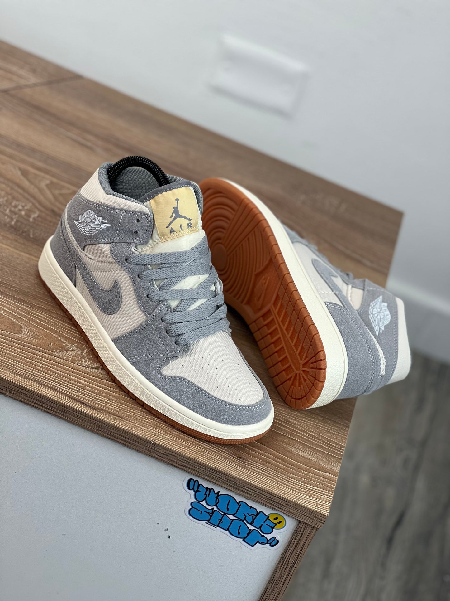 Air Jordan Mid