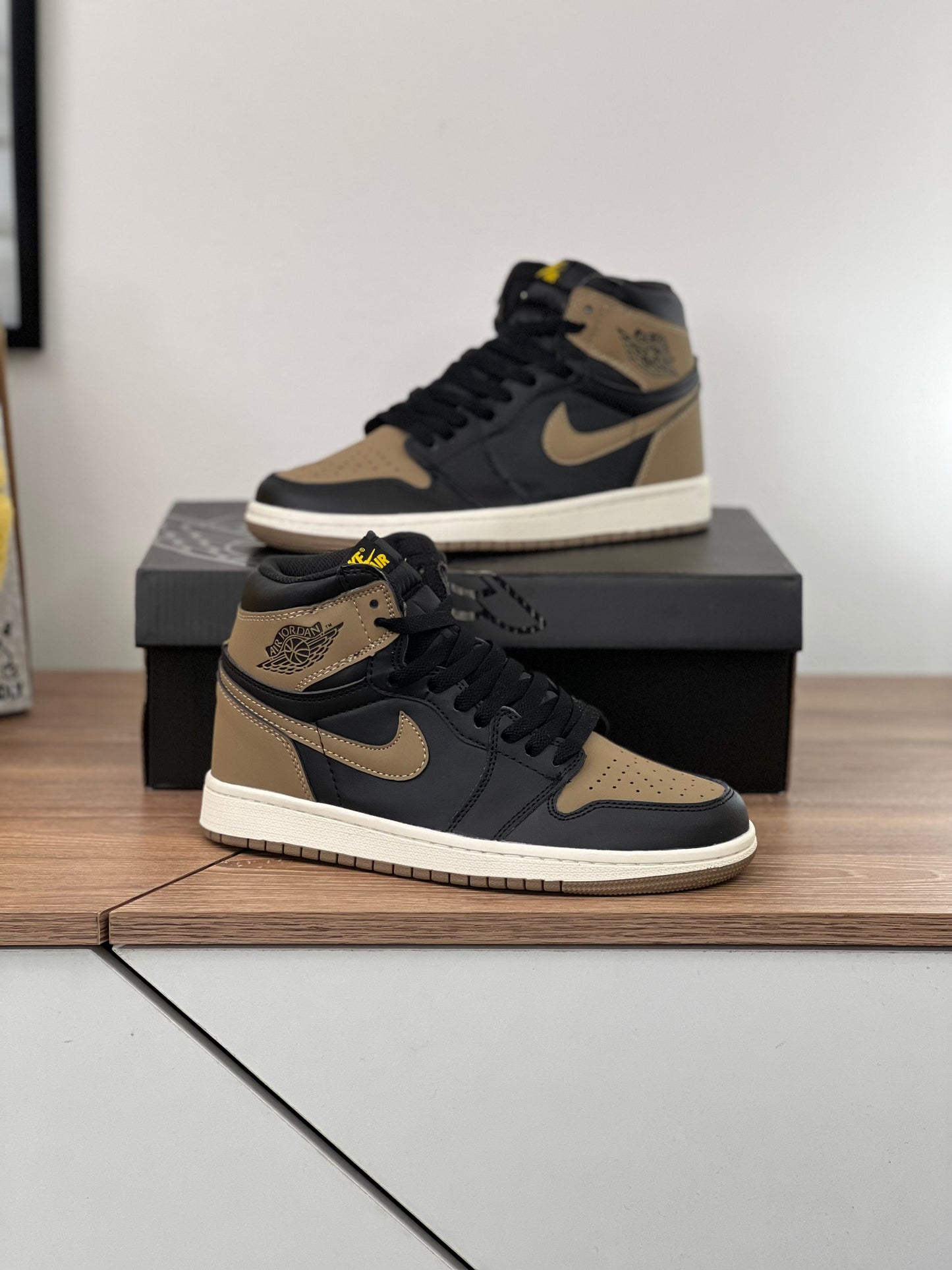 Air Jordan 1 High Palomino