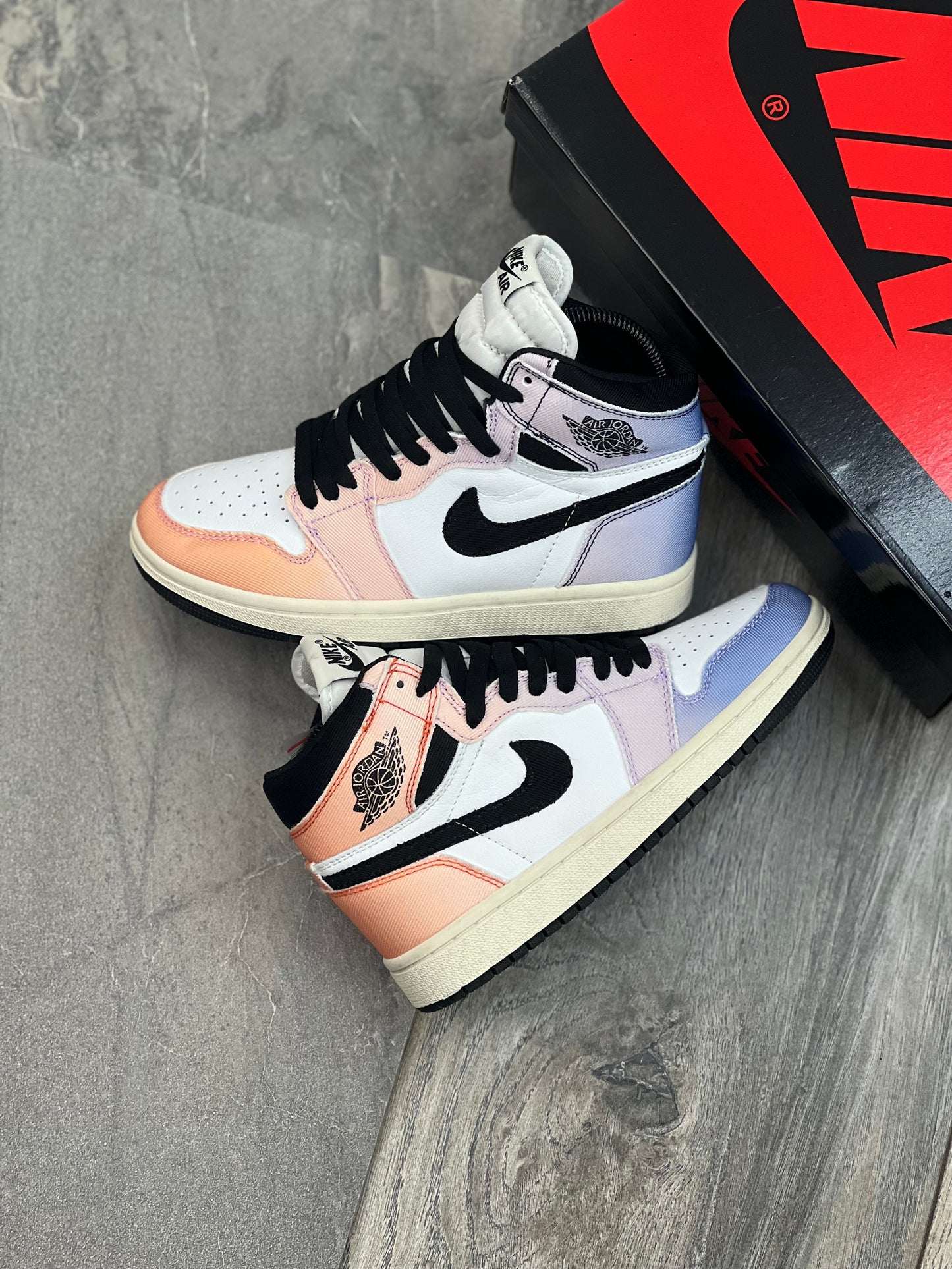 Air Jordan 1 Retro High OG Skyline