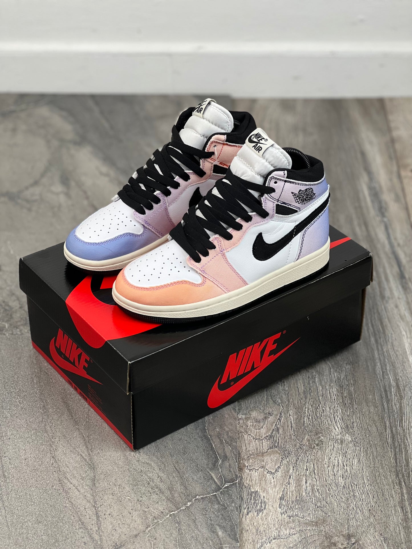 Air Jordan 1 Retro High OG Skyline