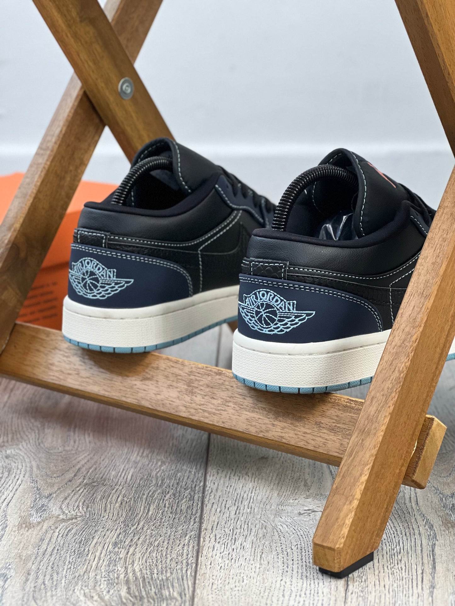 Air Jordan 1 Low Navy Black
