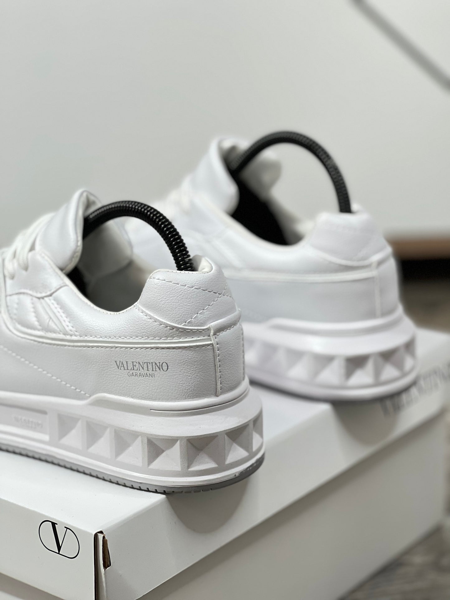 Valentino Low