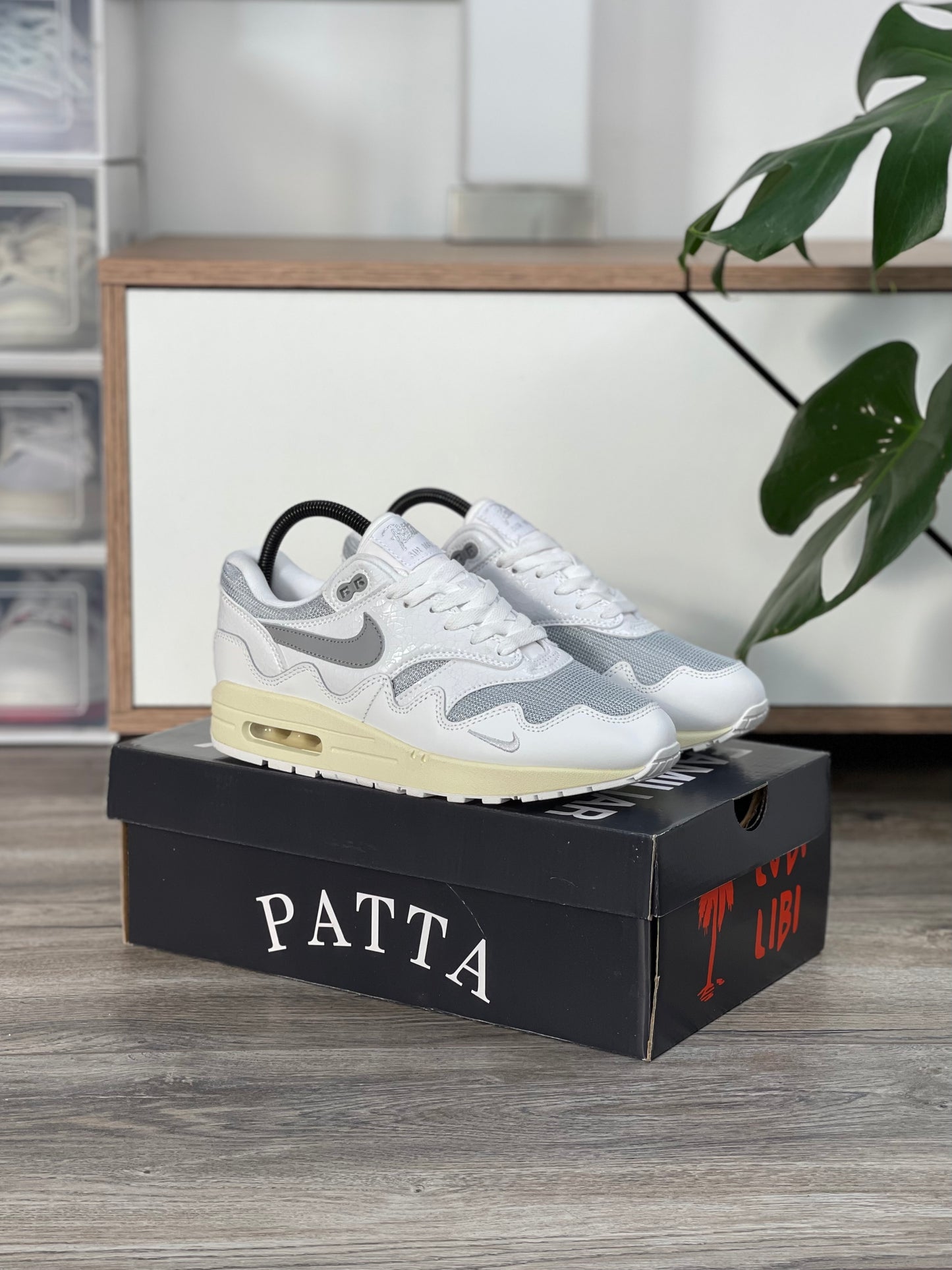 Nike Air Max 1 Patta Waves White Silver