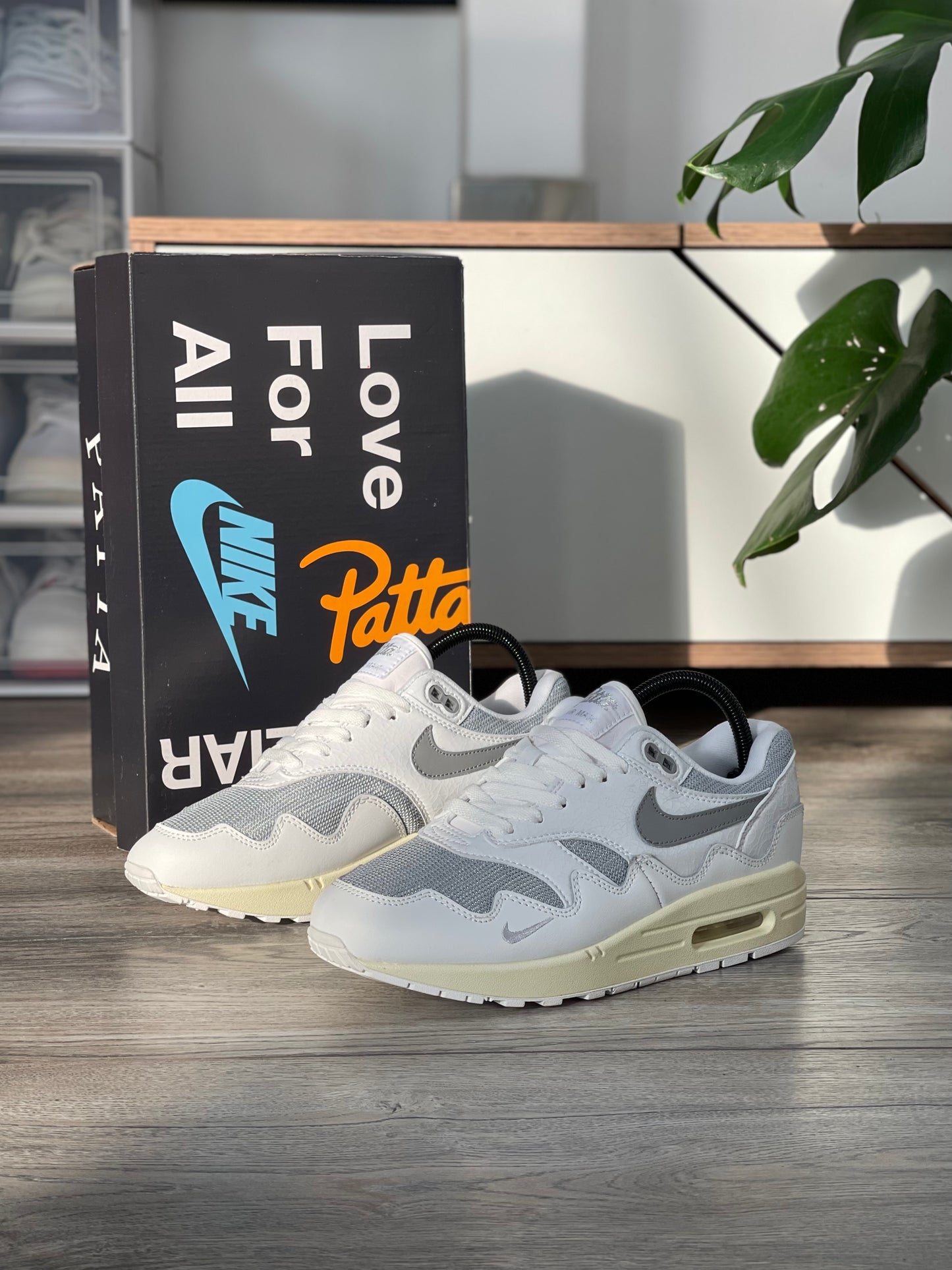 Nike Air Max 1 Patta Waves White Silver