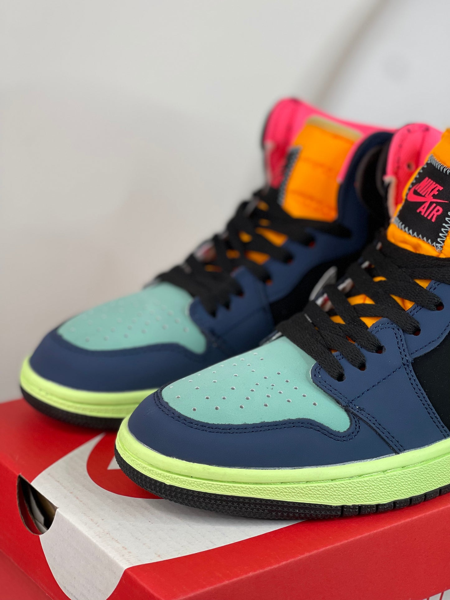 Air Jordan 1 Retro High Tokyo Bio Hack