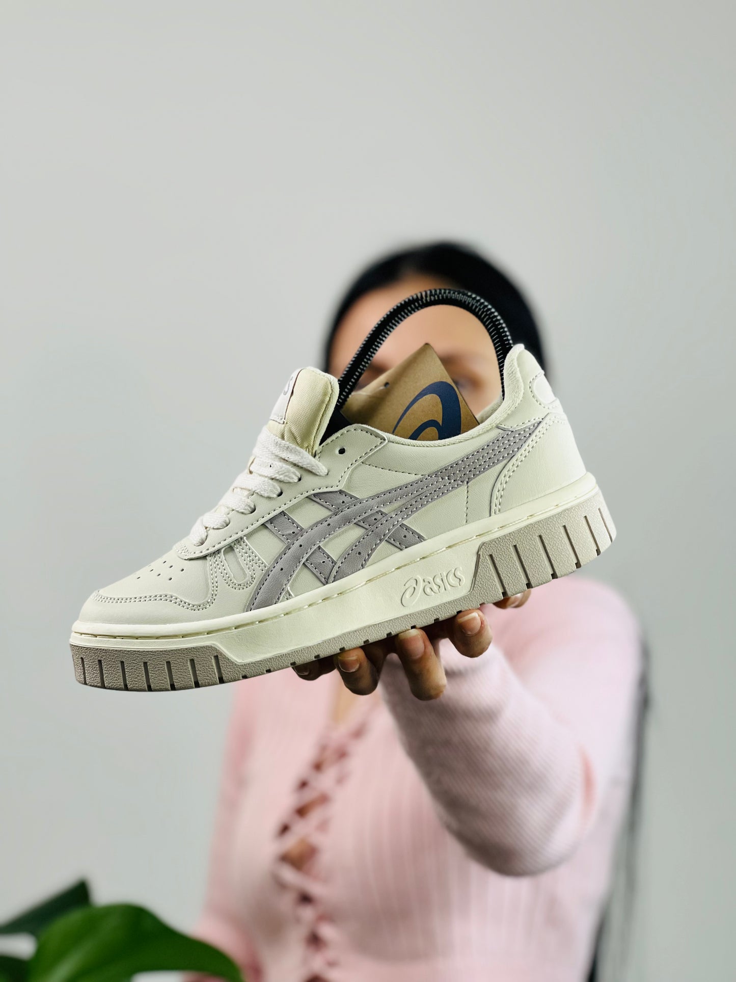 Asics Court Milk
