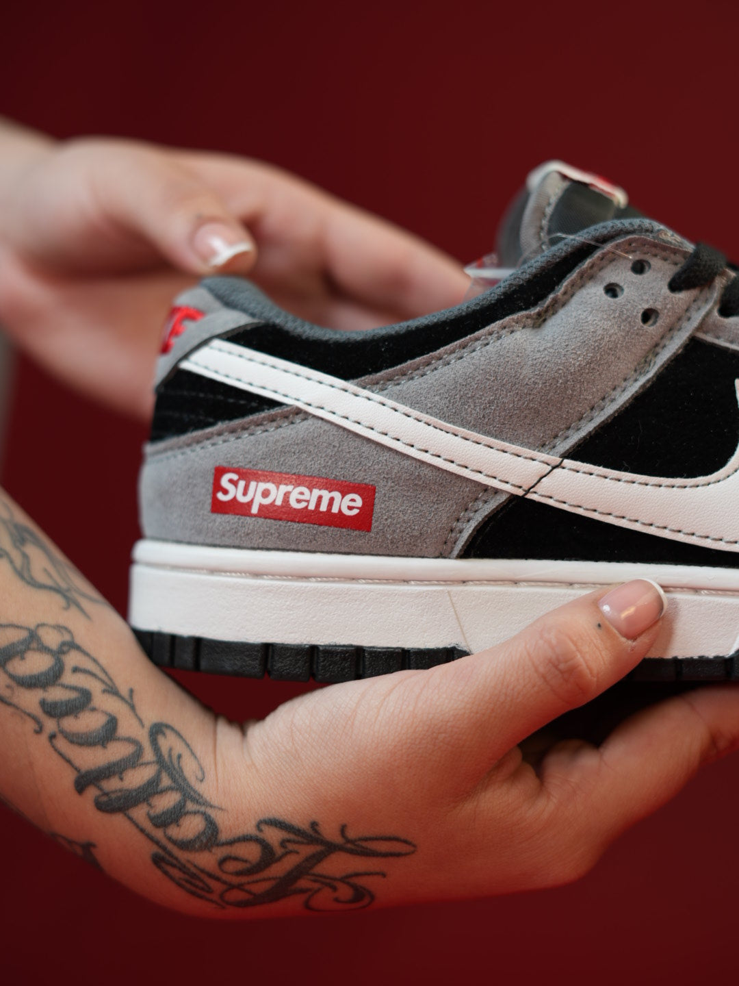 Nike Dunk Low SB Grey x Supreme | Workshop Colombia