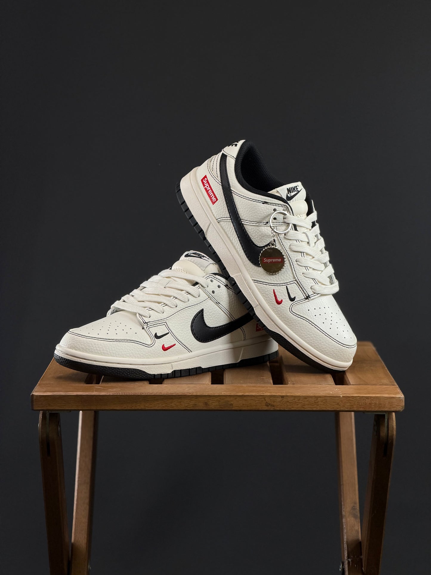 Nike Sb Dunk Low Supreme Double Swoosh