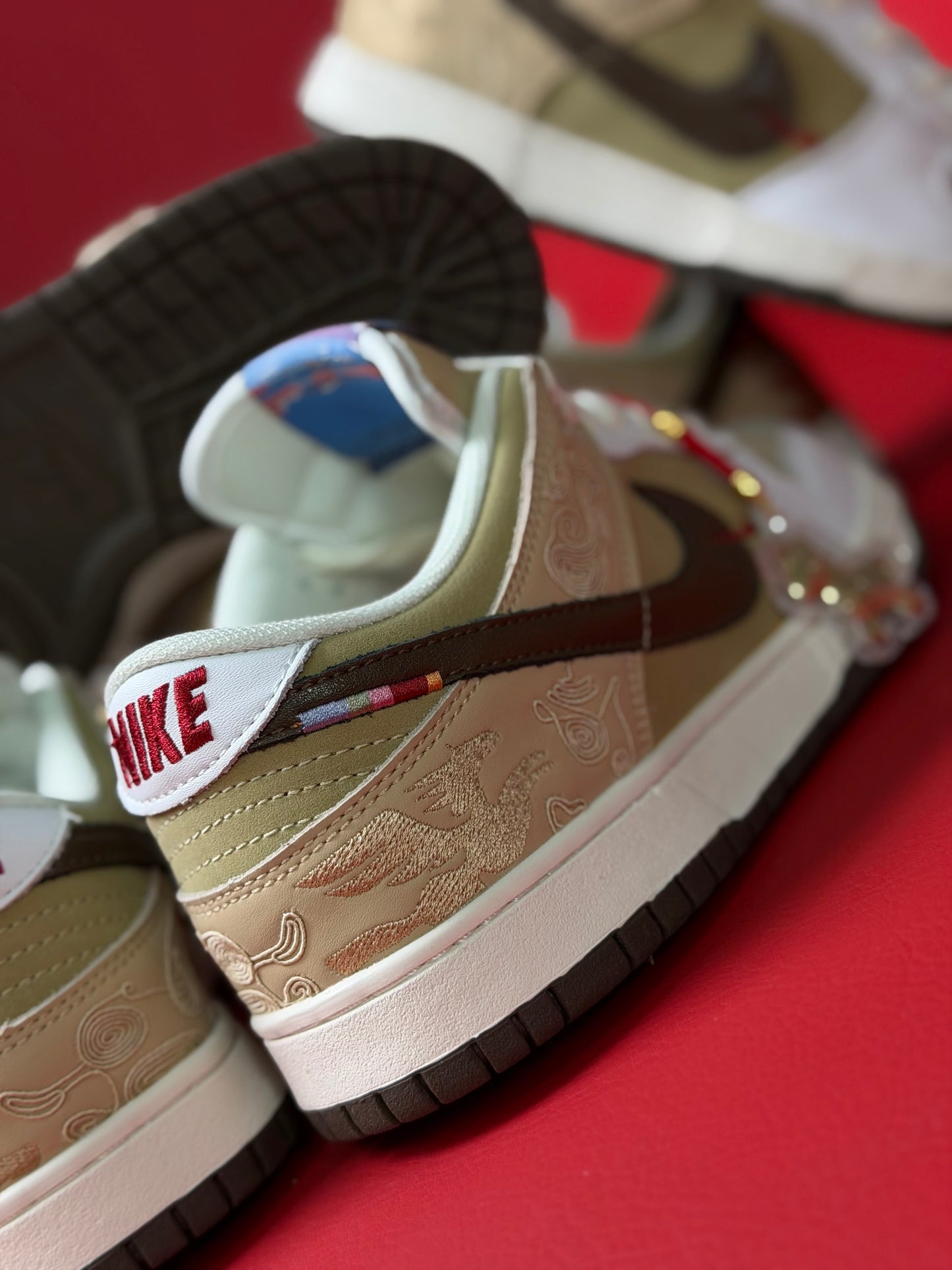 Nike Dunk Low
Pegasus Pack Linen Phantom