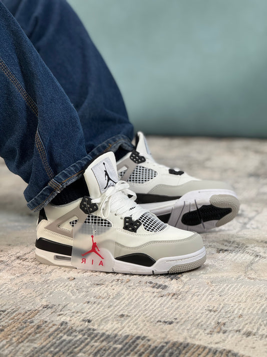 Jordan Retro 4 Military black