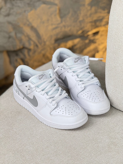 Nike Sb x Supreme White