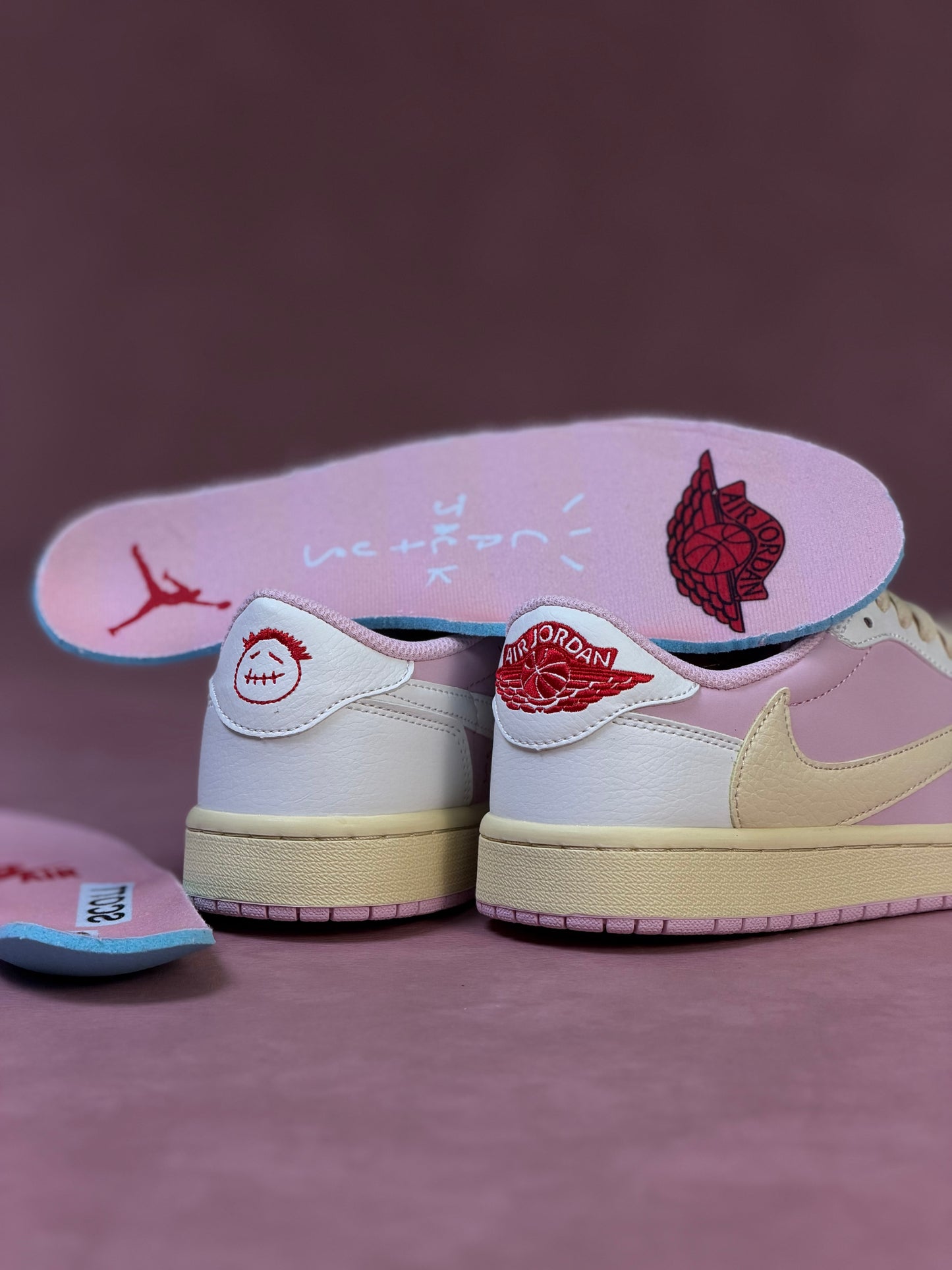 Air Jordan 1 Low x Travis Scott Shy Pink