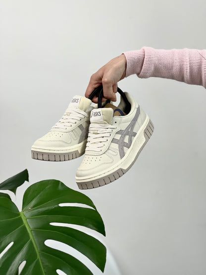 Asics Court Milk