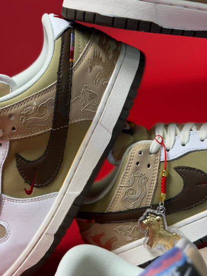 Nike Dunk Low
Pegasus Pack Linen Phantom