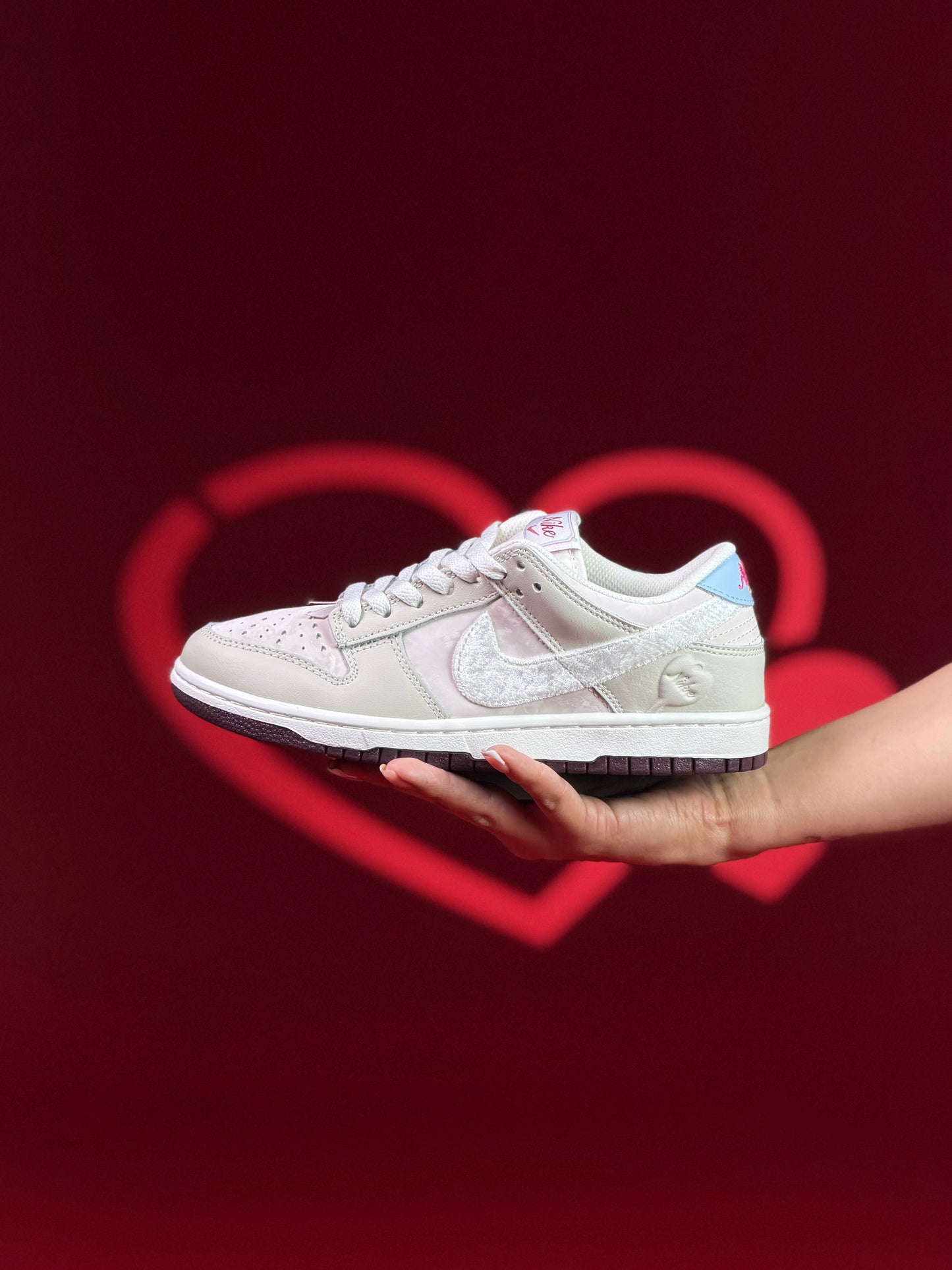 Nike Dunk Low Valentine's Day Limited Edition