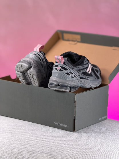 New Balance 1906r Black Pink