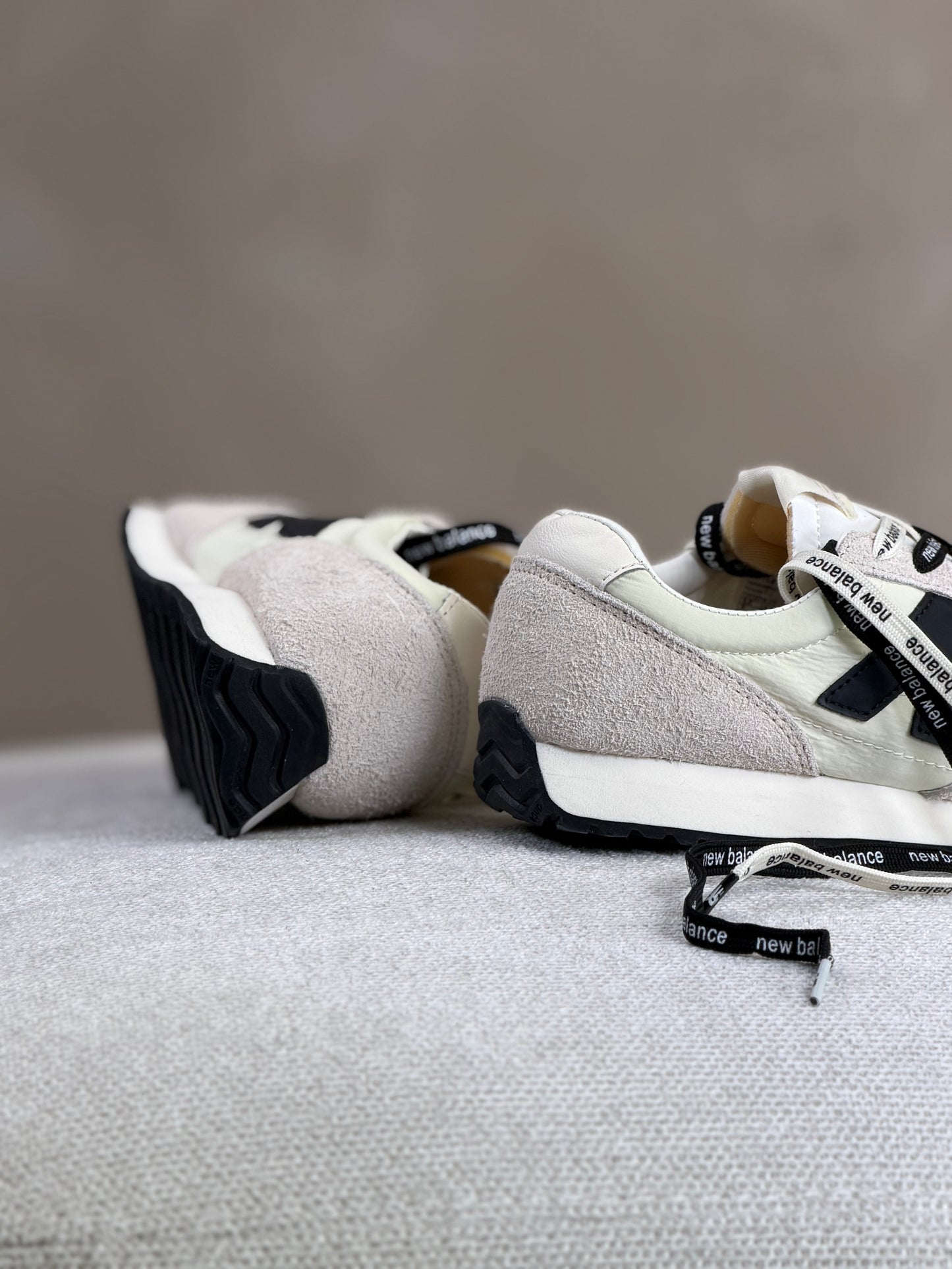 New Balance 471 Linen Angora Black