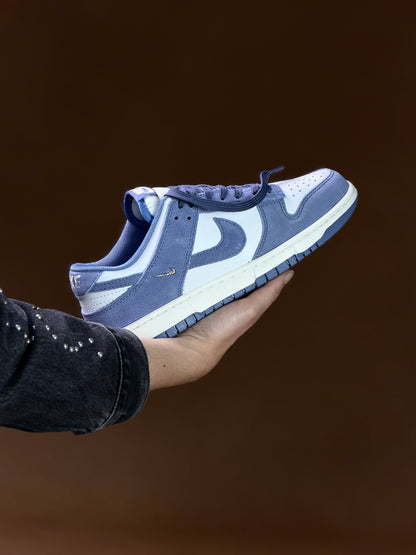 Nike Dunk Low
World Indigo Mini Swoosh