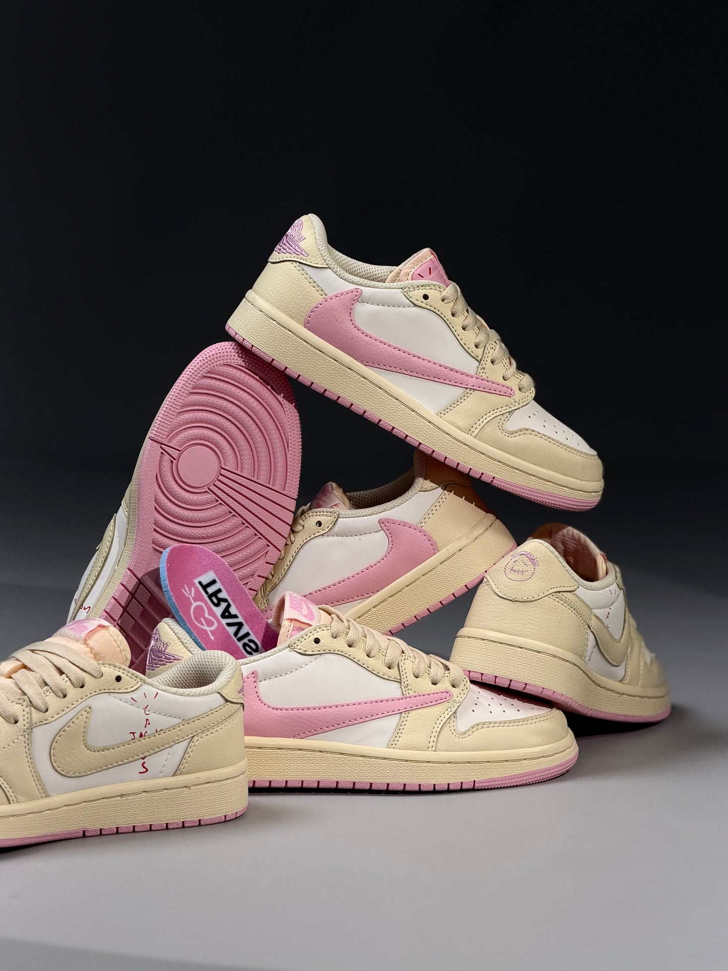 Air Jordan 1 Low Travis Scott Shy Pink