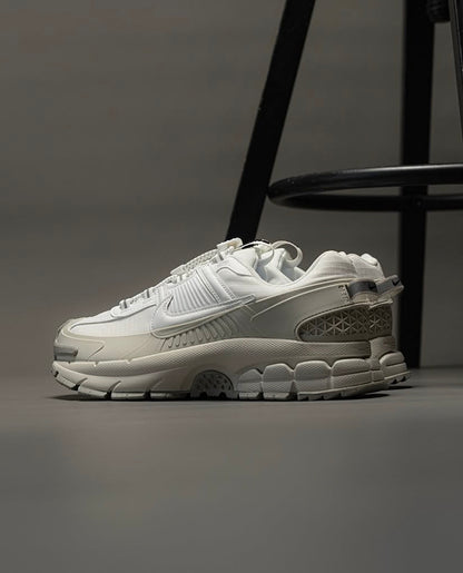 Nike Zoom Vomero Roam Triple Black